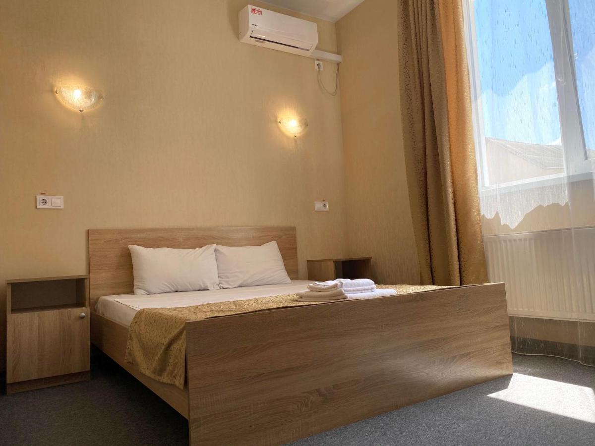 Guest House Sotni Киев Экстерьер фото